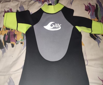 Подростковый гидрокостюм Gills, примерно на на 10-12 лет, длина от плеча до низа. . фото 5