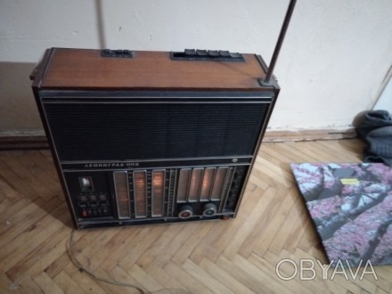 Радиоприёмник  Ленинград  -  002   СССР