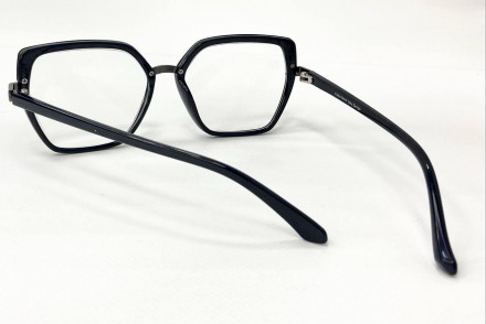 Корректирующие женские квадратные очки фотохромные с тонкими дужками
	материал о. . фото 9