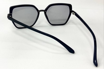 Корректирующие женские квадратные очки фотохромные с тонкими дужками
	материал о. . фото 7