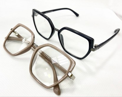Корректирующие женские квадратные очки фотохромные с тонкими дужками
	материал о. . фото 4