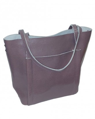 Кожаная женская сумка
Снаружи:
	одно основное отделение на молнии
	наружный карм. . фото 2