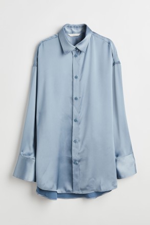 Блуза оверсайз з м'якого атласу. Загострений комір, ґудзики спереду та спущені п. . фото 2