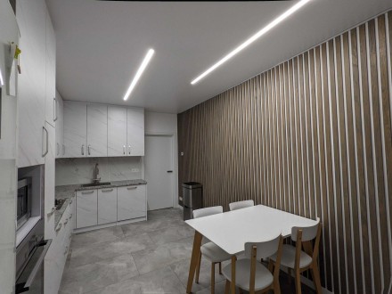 Агентство UA.estate пропонує придбати 5-кімнатну квартиру у Львові та стати її в. Клепаров. фото 3