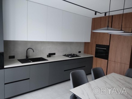 Агентство UA.estate пропонує придбати 4-кімнатну квартиру у Львові та стати її в. . фото 1