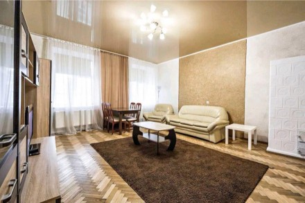 Агентство UA.estate пропонує придбати 3-кімнатну квартиру у Львові та стати її в. Площадь Рынок. фото 2