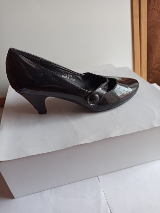 Женские лаковые туфли черного цвета- 39 размер, длина по стельке- 25 см. Ширина . . фото 6
