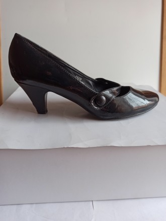 Женские лаковые туфли черного цвета- 39 размер, длина по стельке- 25 см. Ширина . . фото 3