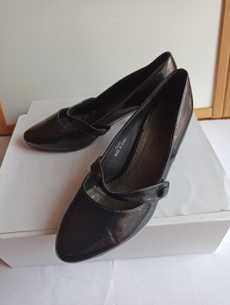 Женские лаковые туфли черного цвета- 39 размер, длина по стельке- 25 см. Ширина . . фото 5