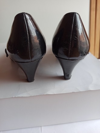 Женские лаковые туфли черного цвета- 39 размер, длина по стельке- 25 см. Ширина . . фото 7