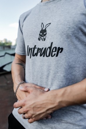 Мужская футболка Intruder Bunny хлопок c лого и надписью классическая однотонная. . фото 6