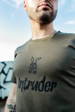 Мужская футболка Intruder Bunny хлопок c лого и надписью классическая однотонная. . фото 5