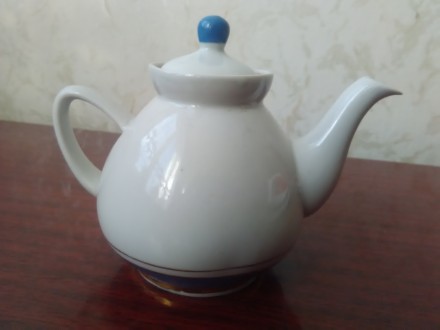 Продам фарфоровый чайничек с позолотой времен СССР. Чайник в отличном состоянии,. . фото 5
