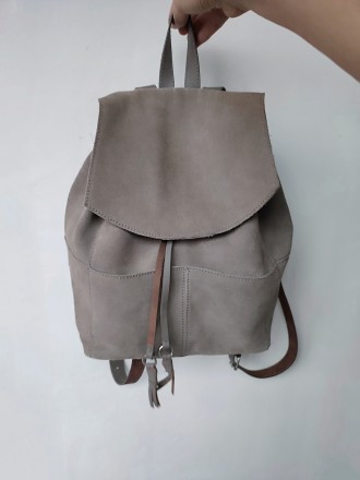 Шкіряний рюкзак з натуральної замші бренду Mint&Berry, оригінал
Закриваєтьс. . фото 4