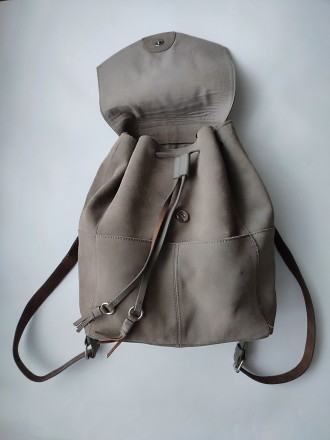 Шкіряний рюкзак з натуральної замші бренду Mint&Berry, оригінал
Закриваєтьс. . фото 8
