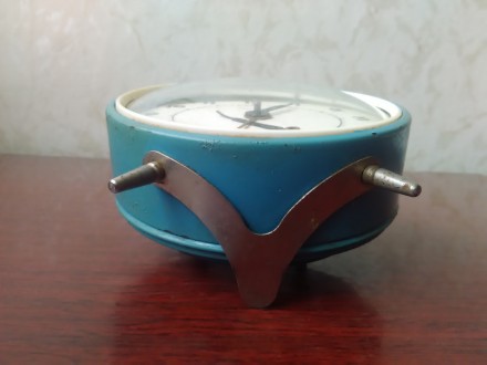 Продам часы - будильник "Янтарь" , произведенные в СССР, нуждаются в р. . фото 4