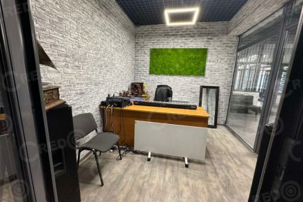 Агенція нерухомості CREDO пропонує офісне приміщення в Торговому Комлексі по вул. Саксаганский. фото 2