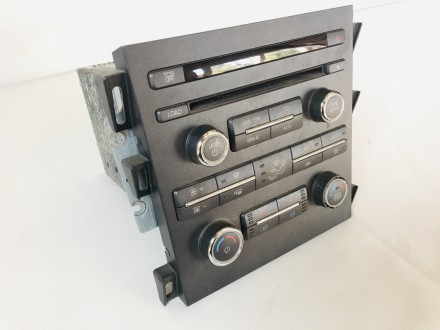 Магнитофон с накладкой Lincoln MKZ 2010-2012 оригинал б/у
Код запчасти CH6T19C15. . фото 3