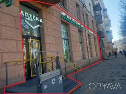 Здам магазин в Центрі. 
Яворницького, червона лінія, Окремий вхід, 4 вікна на ч. . фото 1