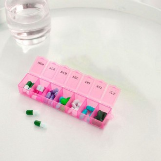 Контейнер для ліків, характеристики: 
	Матеріал: пластик;
	Колір: рожевий;
	Розм. . фото 2