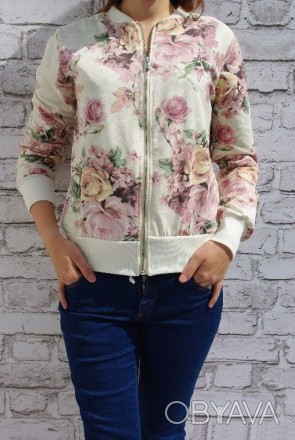 Женская хлопковая куртка-ветровка с цветочным принтом