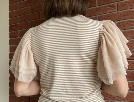 
Жіноча бежева бавовняна блузка в дрібну смужку з мерехтливими люрексовими доміш. . фото 7
