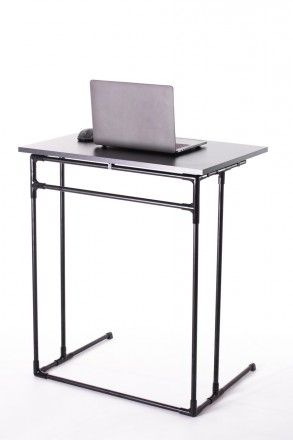 Металевий столик для ноутбука Mouzer Wood з дерев'яною поверхнею чорного кольору. . фото 4