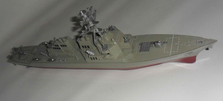 Іграшкова  модель ракетного есмінця USS Arleigh Burke DDG-51 (1/350)  розмір 44х. . фото 3