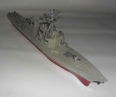 Іграшкова  модель ракетного есмінця USS Arleigh Burke DDG-51 (1/350)  розмір 44х. . фото 4