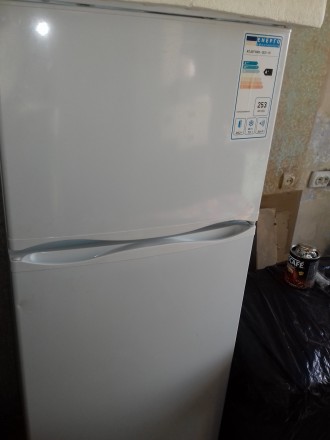 Холодильник двокамерний Атлант 160 см. Стан нового, користувались зовсім мало, т. . фото 3