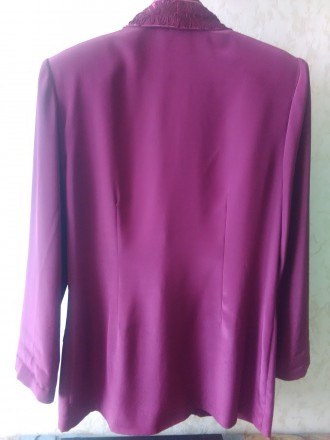 Продам бордовый женский пиджак, производство Италия. Пиджак в отличном состоянии. . фото 3