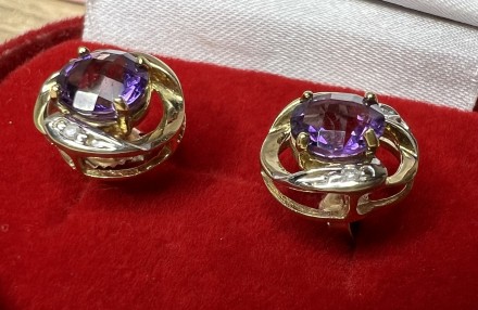 Золоті сережки з аметистом  та діамантами 
375 проба 10к
Вага:2 г
Стан ідеаль. . фото 4