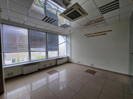 Аренда просторного офиса в центре Киева в Бизнес Центре класса " В " по адресу Б. Печерск. фото 4