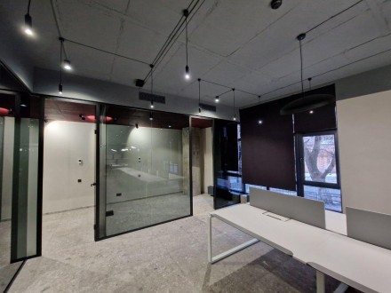 Аренда стильного офиса в центре Киева в новом Бизнес Центра класса " В + " по ад. Печерск. фото 4