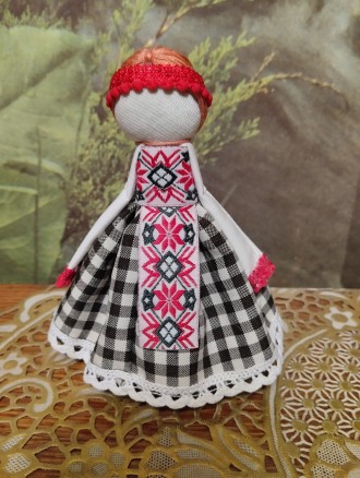 Украинской народной куклой является кукла-мотанка. Ее уникальность в том, что он. . фото 2