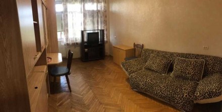 Терміново здам роздільну 2-кімнатну квартиру по вул. Льва Толстого, 33 біля метр. . фото 4