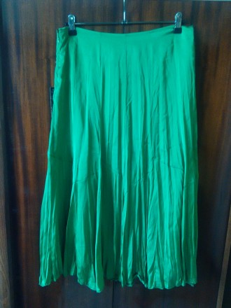Продам новую женскую зеленую юбку, производство Турция. Длина юбки 84 см, ширина. . фото 4