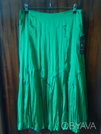 Продам новую женскую зеленую юбку, производство Турция. Длина юбки 84 см, ширина. . фото 1