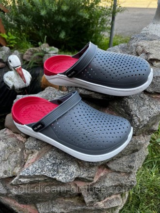  
Крокси - це взуття з відкритою п'ятою, виготовлене із зносостійкого матеріалу.. . фото 2