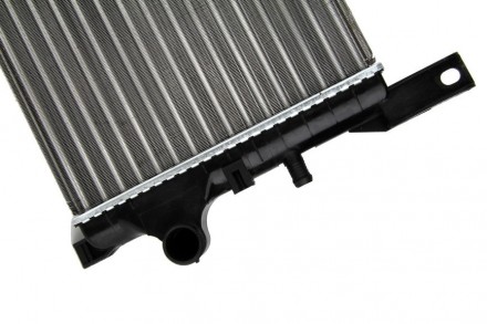 Радиатор охлаждения Fiesta (83-) Thermotec D7G024TT используется в качестве анал. . фото 3