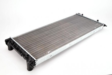 Радиатор охлаждения Passat (88-) Thermotec D7W048TT используется в качестве анал. . фото 5