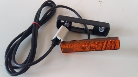 Контурно-габаритный фонарь боковой ERMAX LED 12V-24V з кабелем 1.5м -250гр. Пере. . фото 3