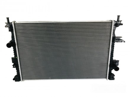 Радиатор охлаждения вода Ford Fusion mk5 2013-2020 2.0t HG9Z8005A (фьюжин)
Код з. . фото 2