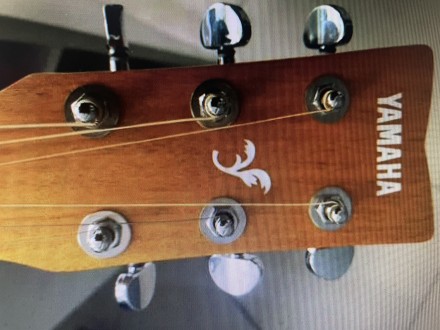 Акустическая гитара Yamaha. . фото 4