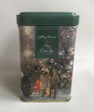 Коробка  Merry Christmas.  Ahmad Tea, метал.
Музична скринька.
Розміри 10 / 6.. . фото 3