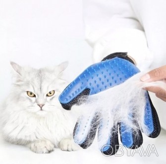 Перчатка для вычесывания шерсти кошек и собак True Touch