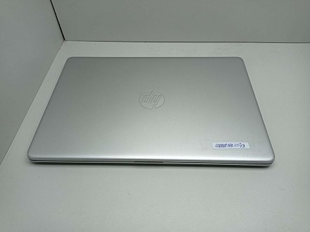 HP 15s-eq0003ua (AMD Ryzen 3 3200U @ 2.6GHz/Ram 12GB/SSD 256GB/AMD Radeon Vega 3. . фото 3