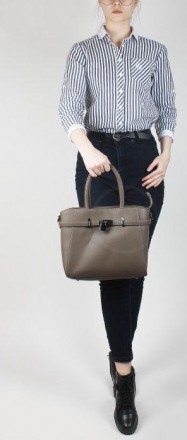 
 Описание Классическая женская сумка из плотной экокожи в красивом коричневом ц. . фото 6