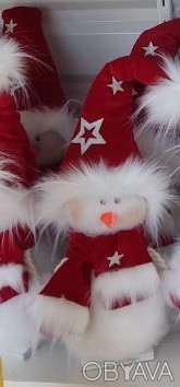 Сніговик у патріотичній одіжці красива новорічна фігурка під ялинку.
Різдвяний с. . фото 1