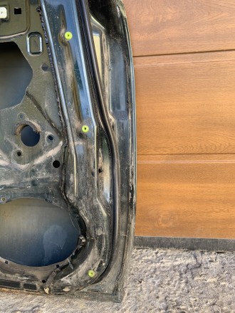 В наявності двері Mazda 626 GF задні ліві 
Седан
Колір - зелений
В доброму стані. . фото 4